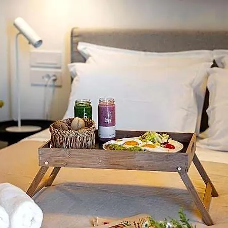 Oasis Hotel 2*
